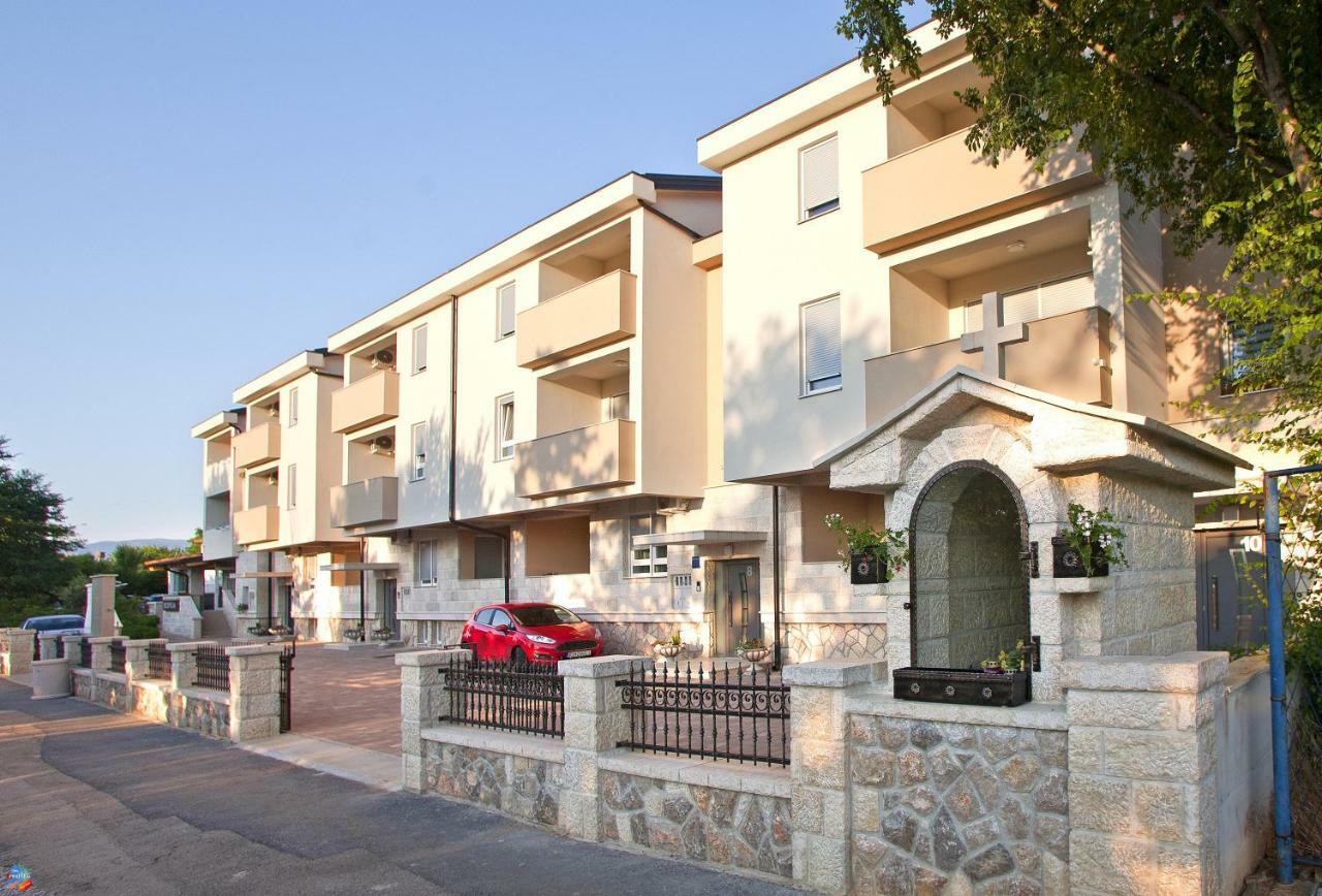 Apartments Maslina II Njivice Exterior photo